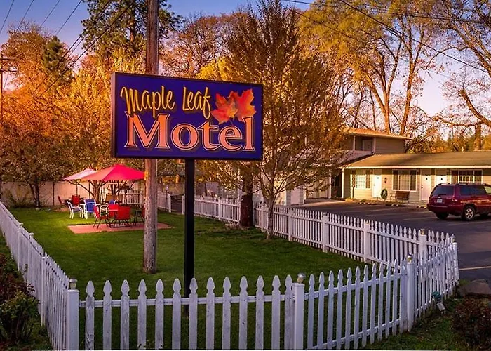 Maple Leaf Motel
