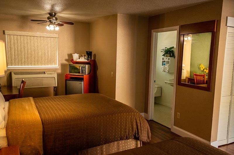 Maple Leaf Motel